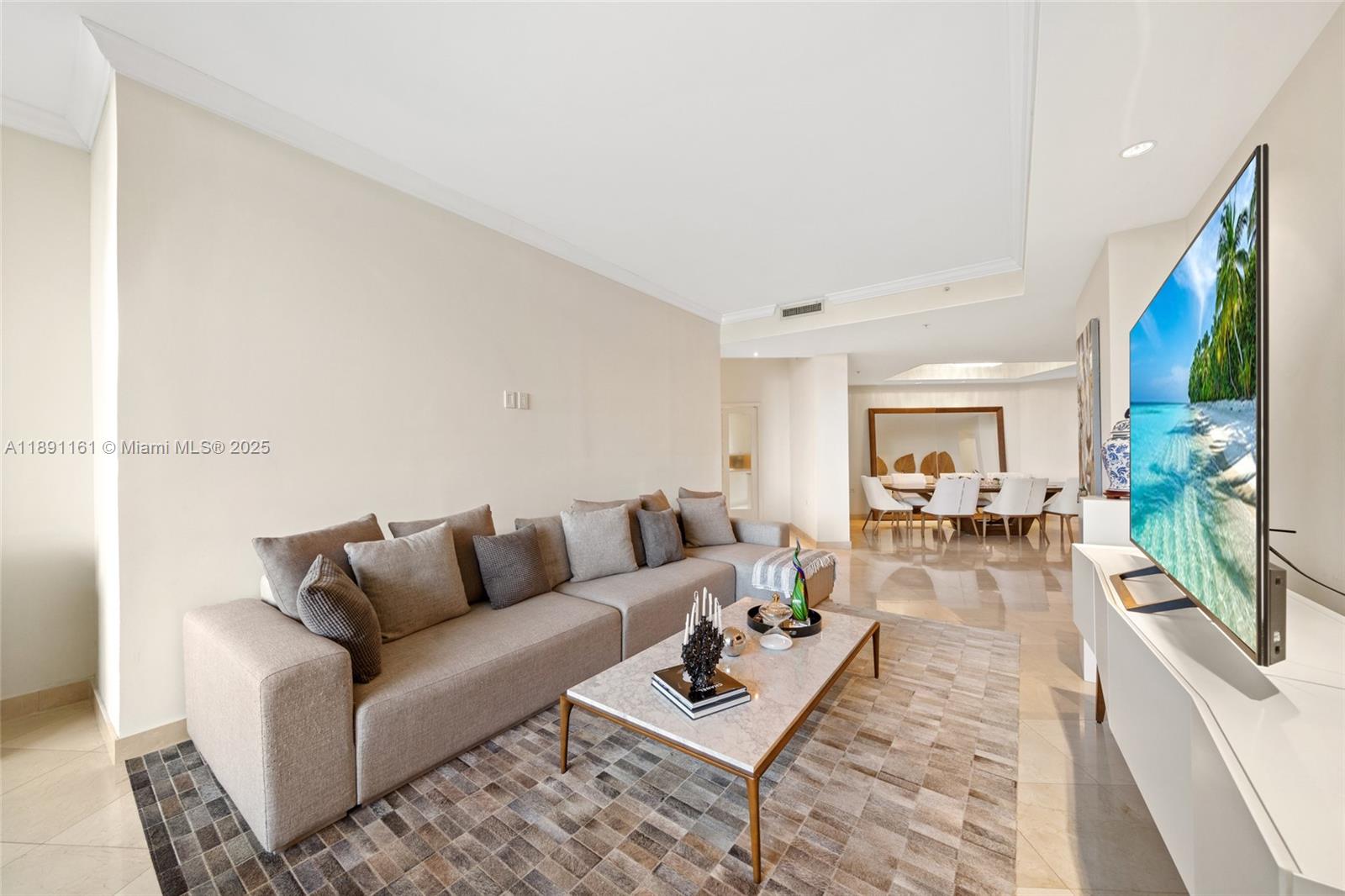 848 Brickell Key Dr #201, Miami FL 33131