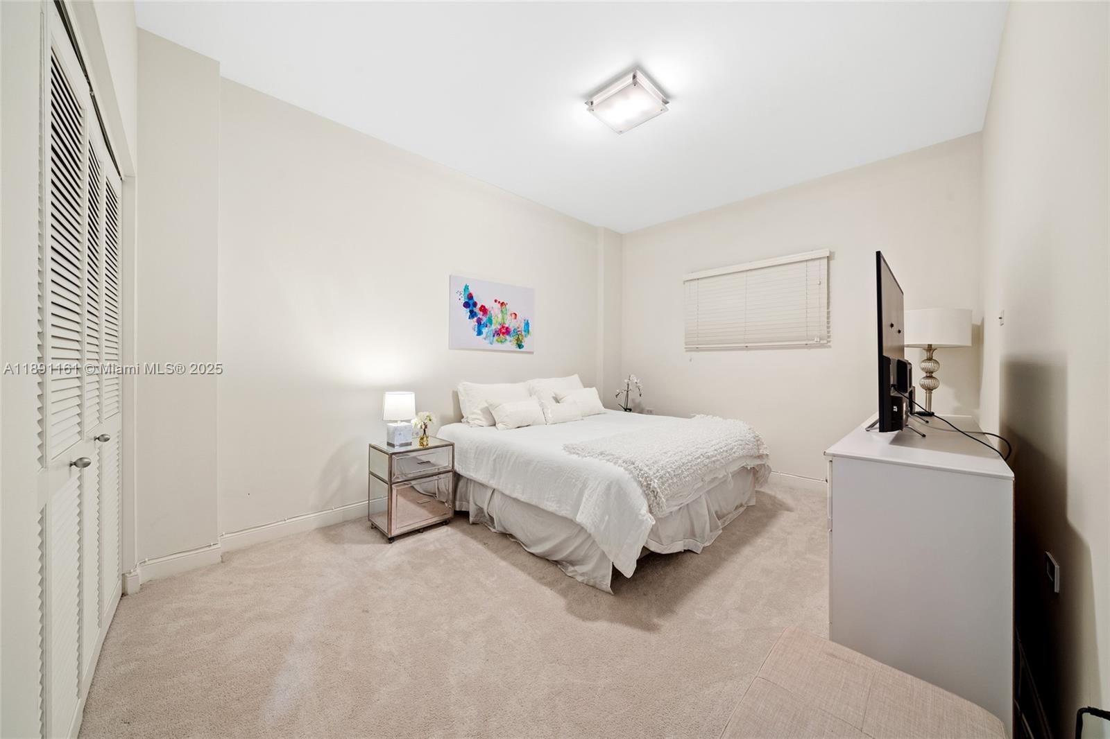 848 Brickell Key Dr #201, Miami FL 33131