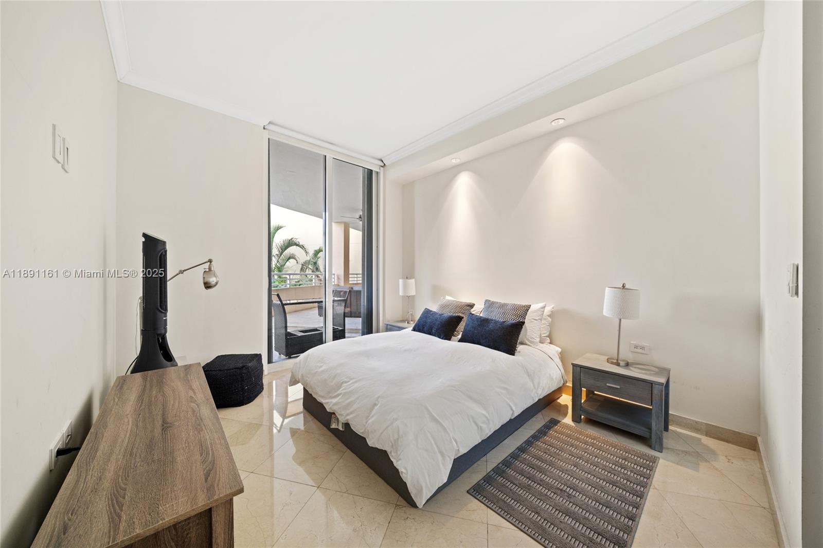 848 Brickell Key Dr #201, Miami FL 33131