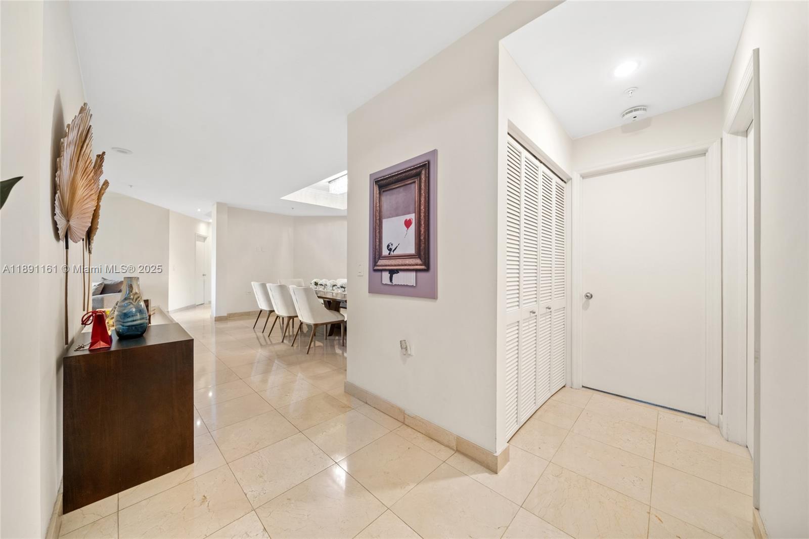 848 Brickell Key Dr #201, Miami FL 33131