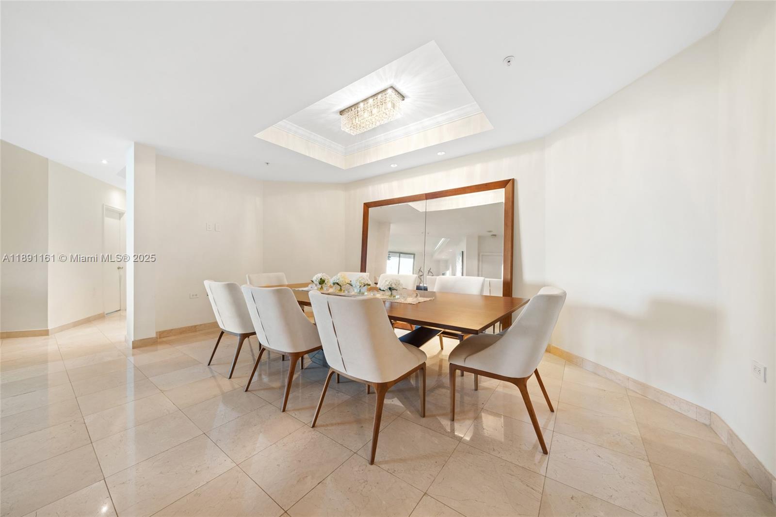 848 Brickell Key Dr #201, Miami FL 33131
