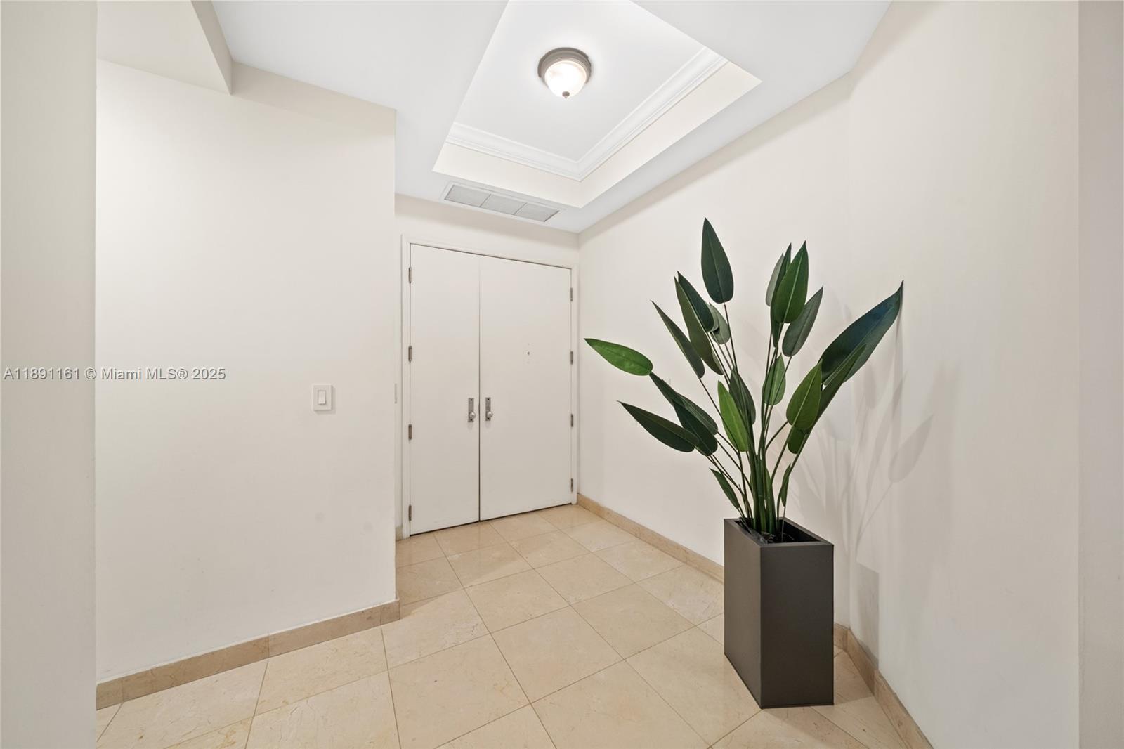 848 Brickell Key Dr #201, Miami FL 33131