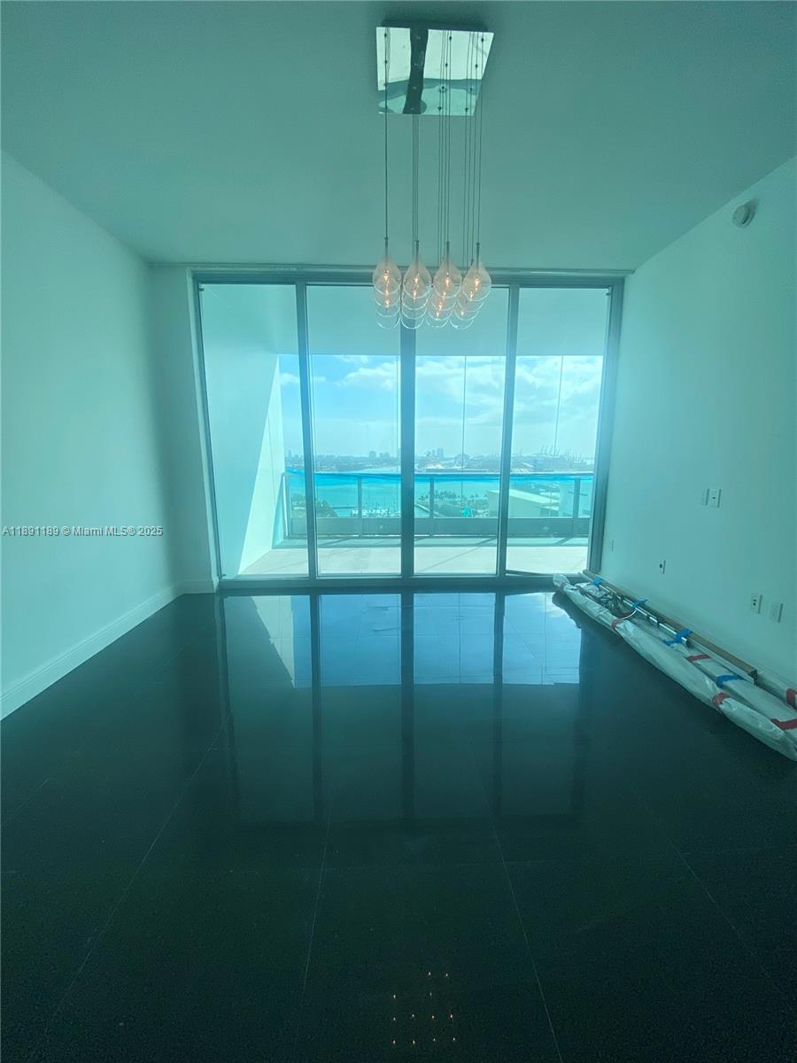 900 Biscayne Blvd #2005, Miami FL 33132