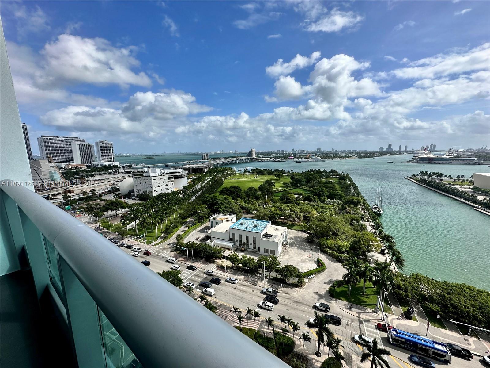 900 Biscayne Blvd #2005, Miami FL 33132