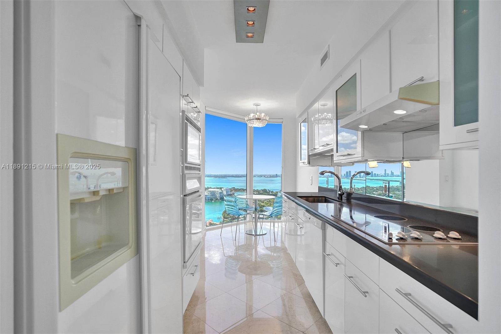 4779 Collins Ave #3705, Miami Beach FL 33140