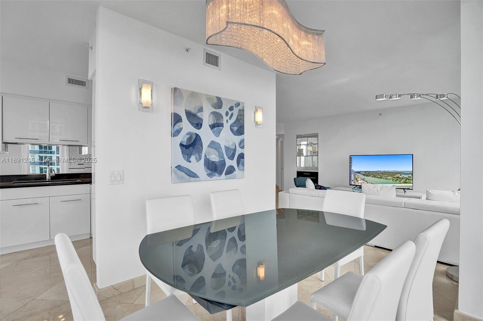 4779 Collins Ave #3705, Miami Beach FL 33140