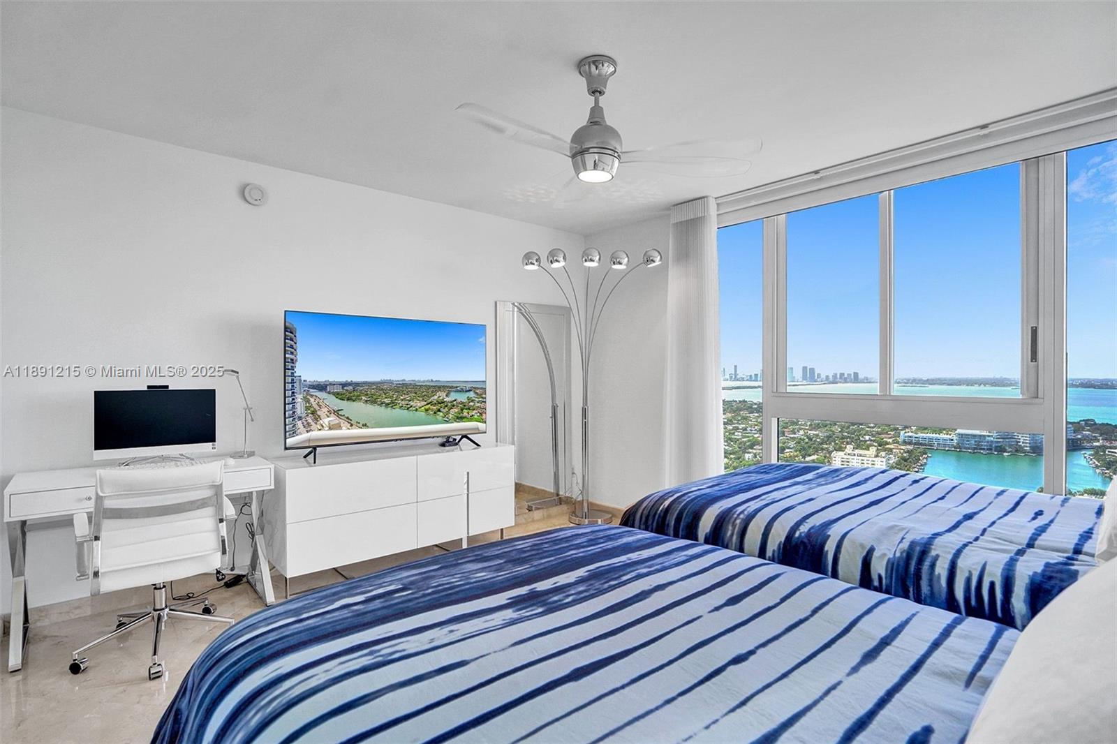 4779 Collins Ave #3705, Miami Beach FL 33140