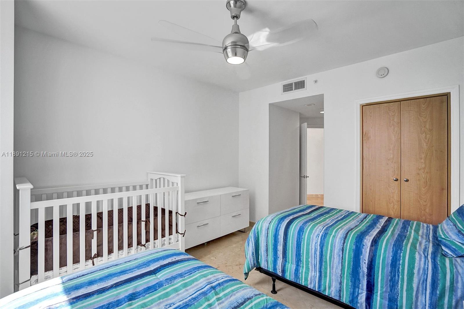 4779 Collins Ave #3705, Miami Beach FL 33140