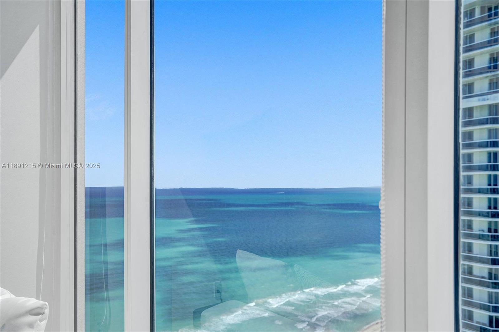 4779 Collins Ave #3705, Miami Beach FL 33140
