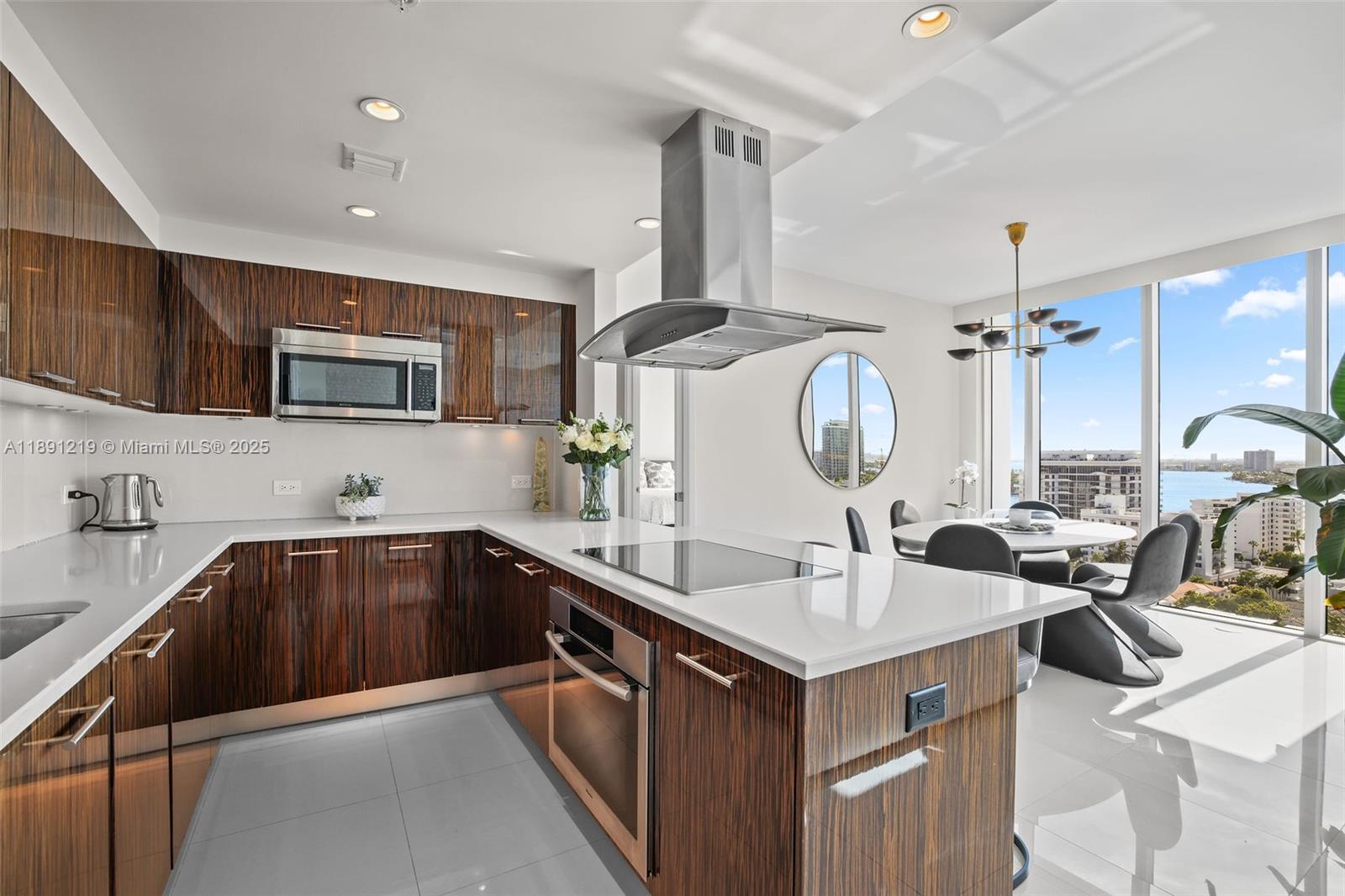 6899 Collins Ave #1610, Miami Beach FL 33141