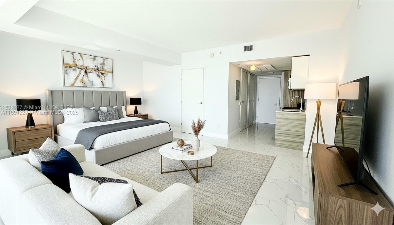 1300 Brickell Bay Dr #2206, Miami FL 33131
