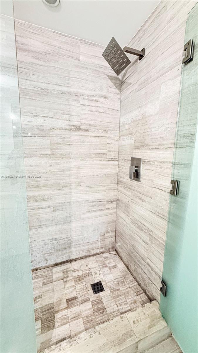 1300 Brickell Bay Dr #2206, Miami FL 33131