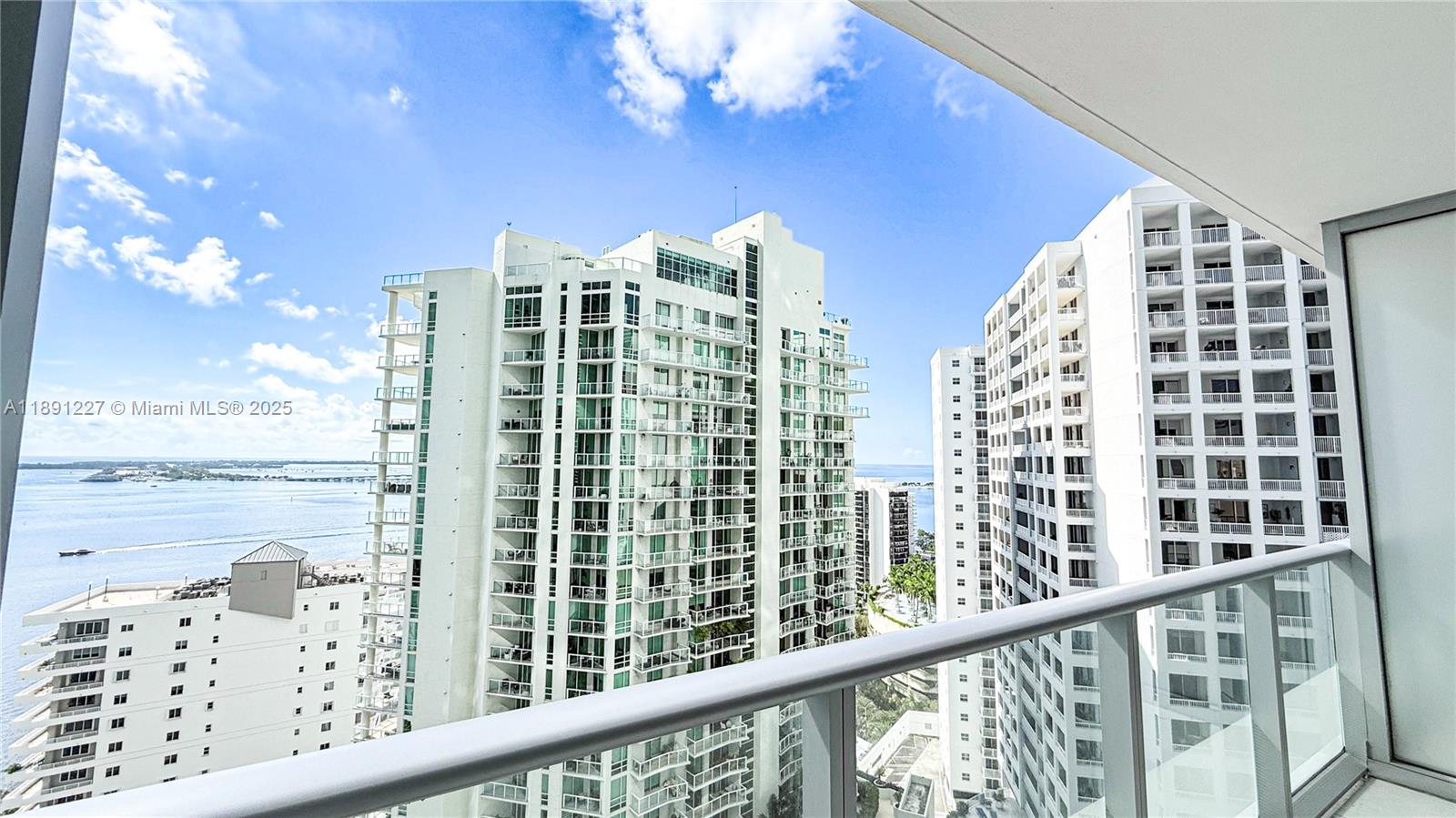 1300 Brickell Bay Dr #2206, Miami FL 33131