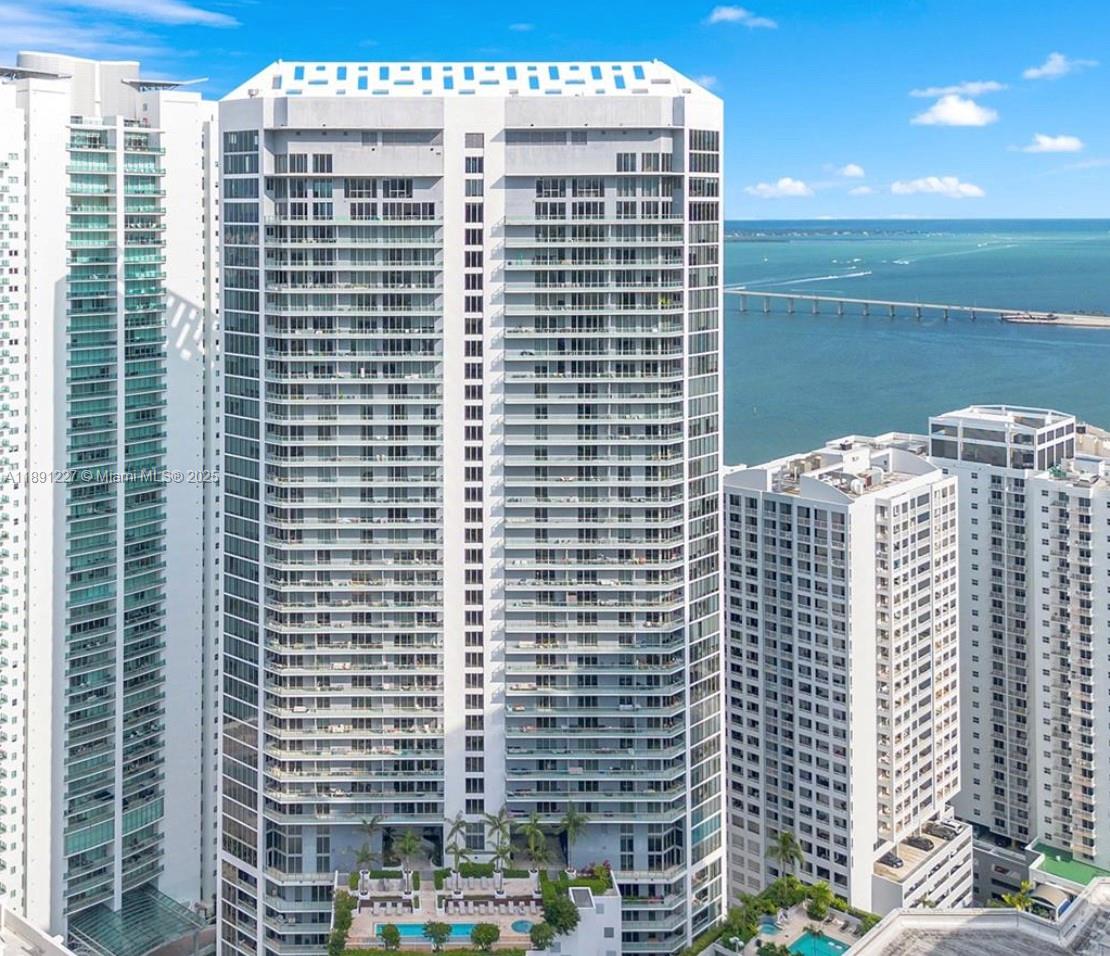1300 Brickell Bay Dr #2206, Miami FL 33131
