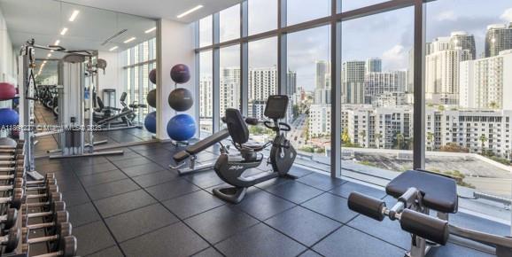1300 Brickell Bay Dr #2206, Miami FL 33131