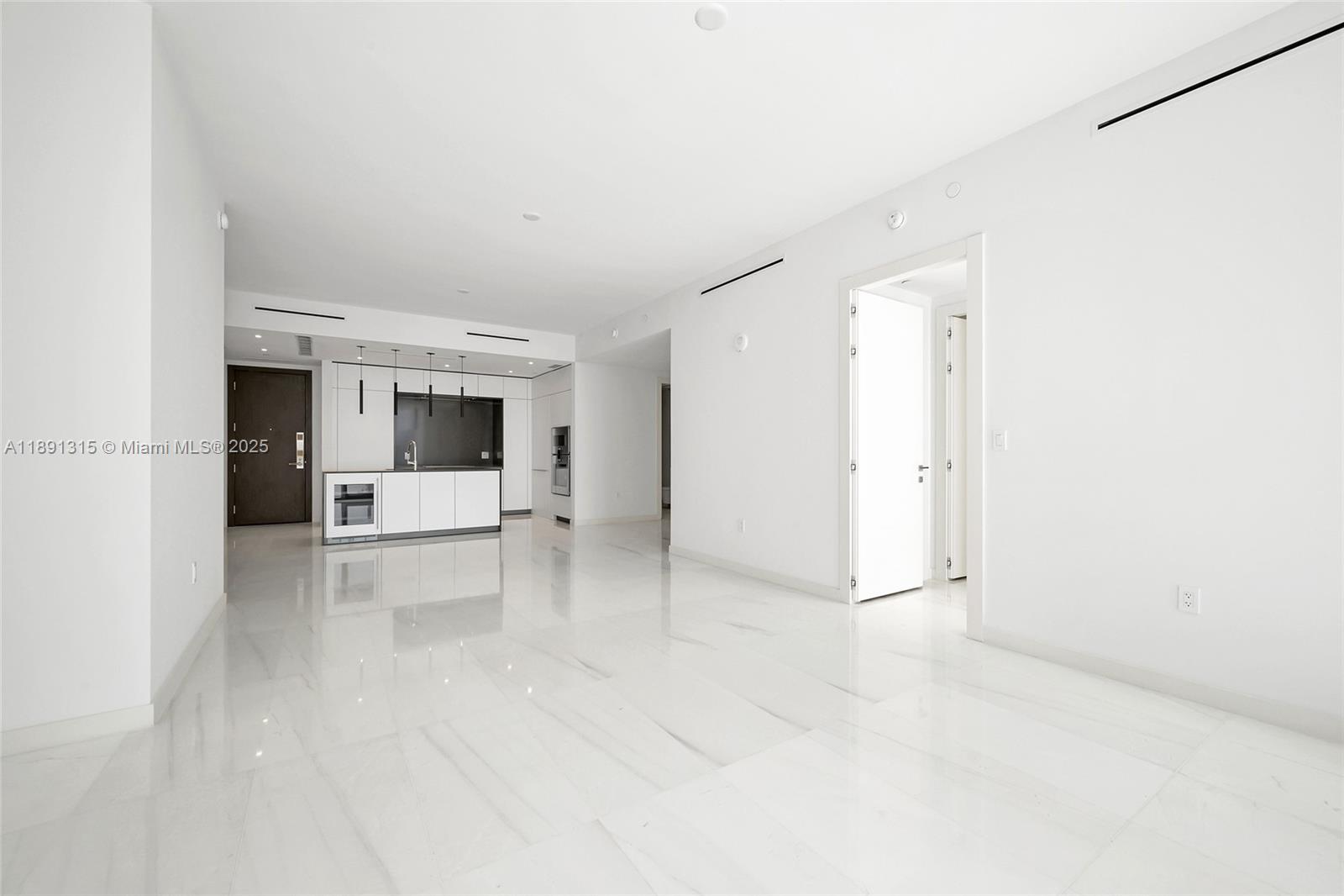 300 Biscayne Boulevard Way #1705W, Miami FL 33131