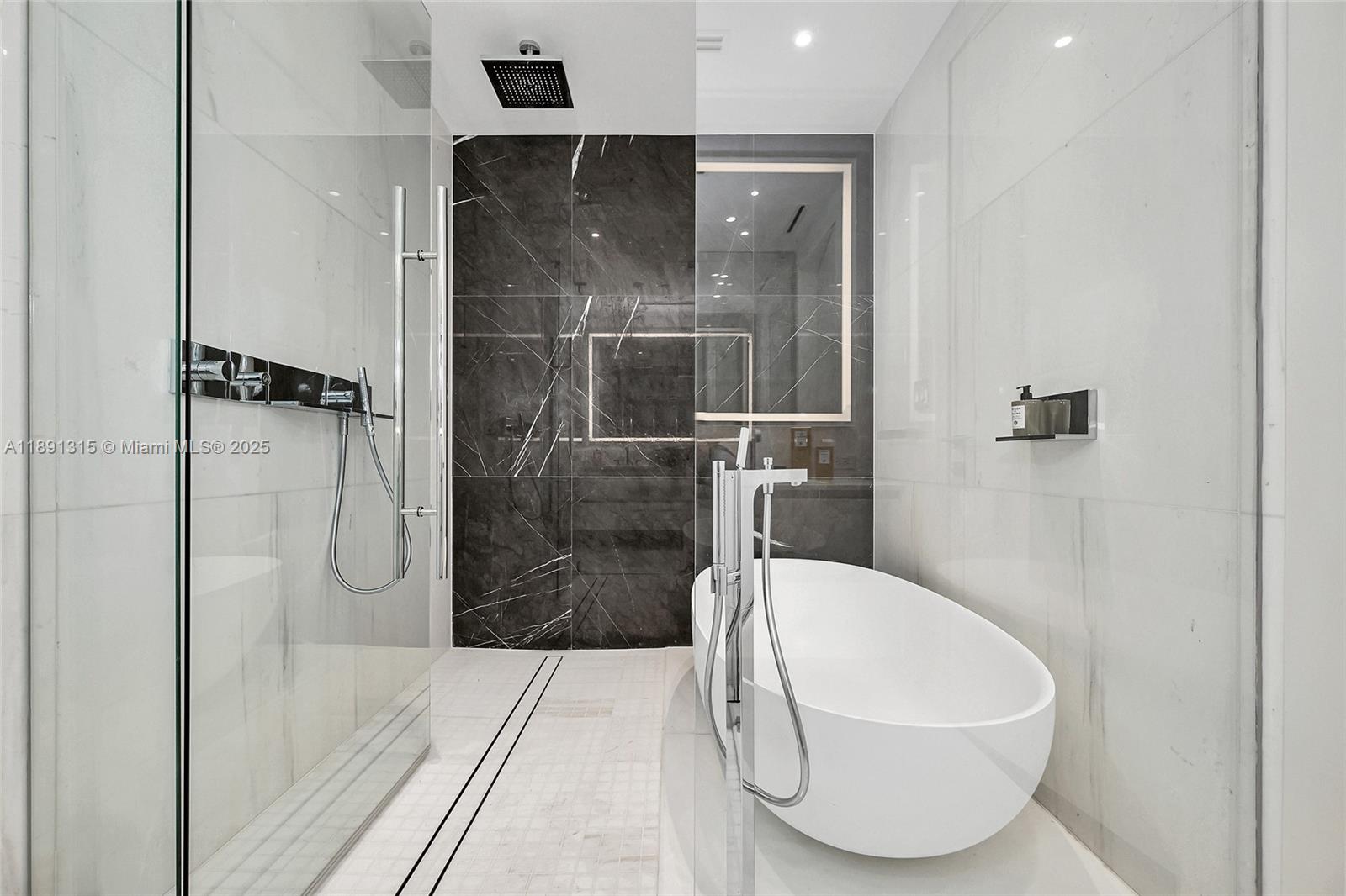300 Biscayne Boulevard Way #1705W, Miami FL 33131
