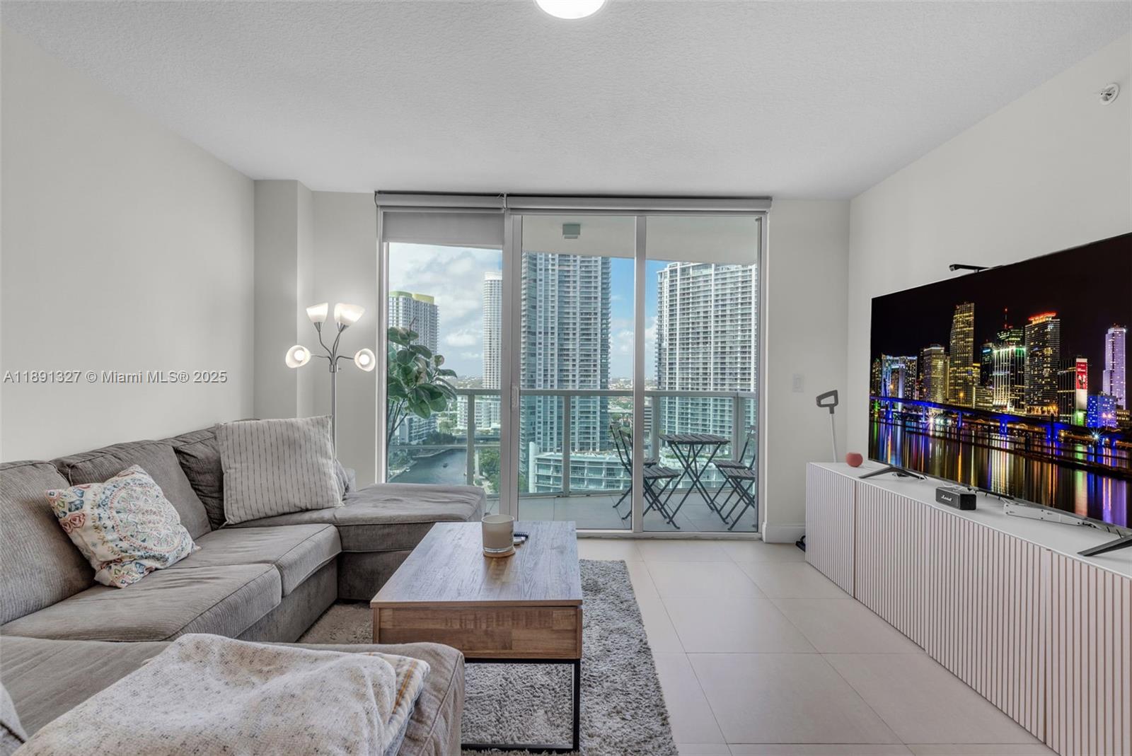 31 SE 5th St #2607, Miami FL 33131