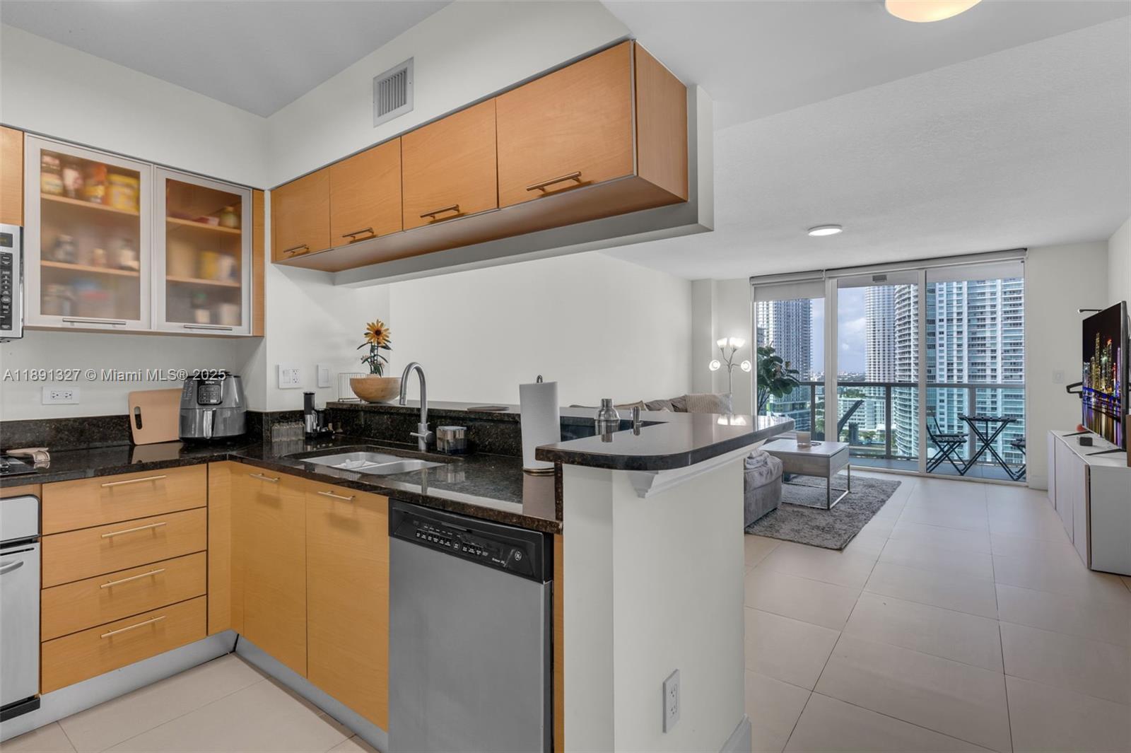 31 SE 5th St #2607, Miami FL 33131