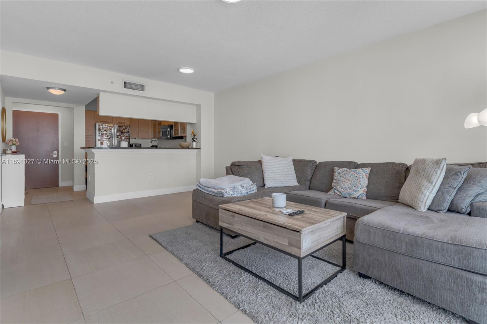 31 SE 5th St #2607, Miami FL 33131