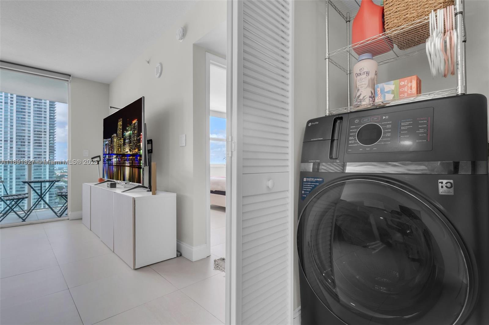 31 SE 5th St #2607, Miami FL 33131