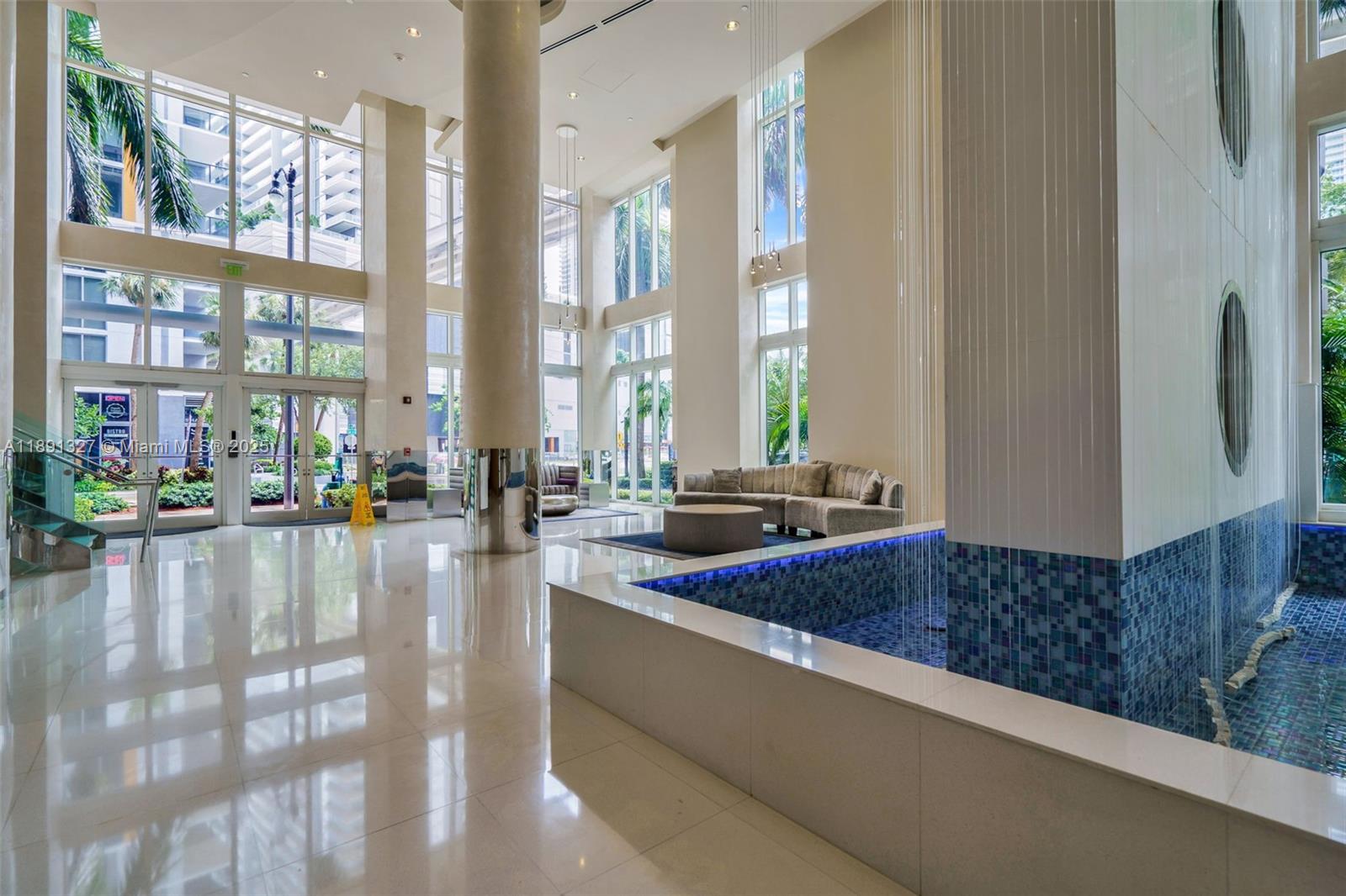 31 SE 5th St #2607, Miami FL 33131
