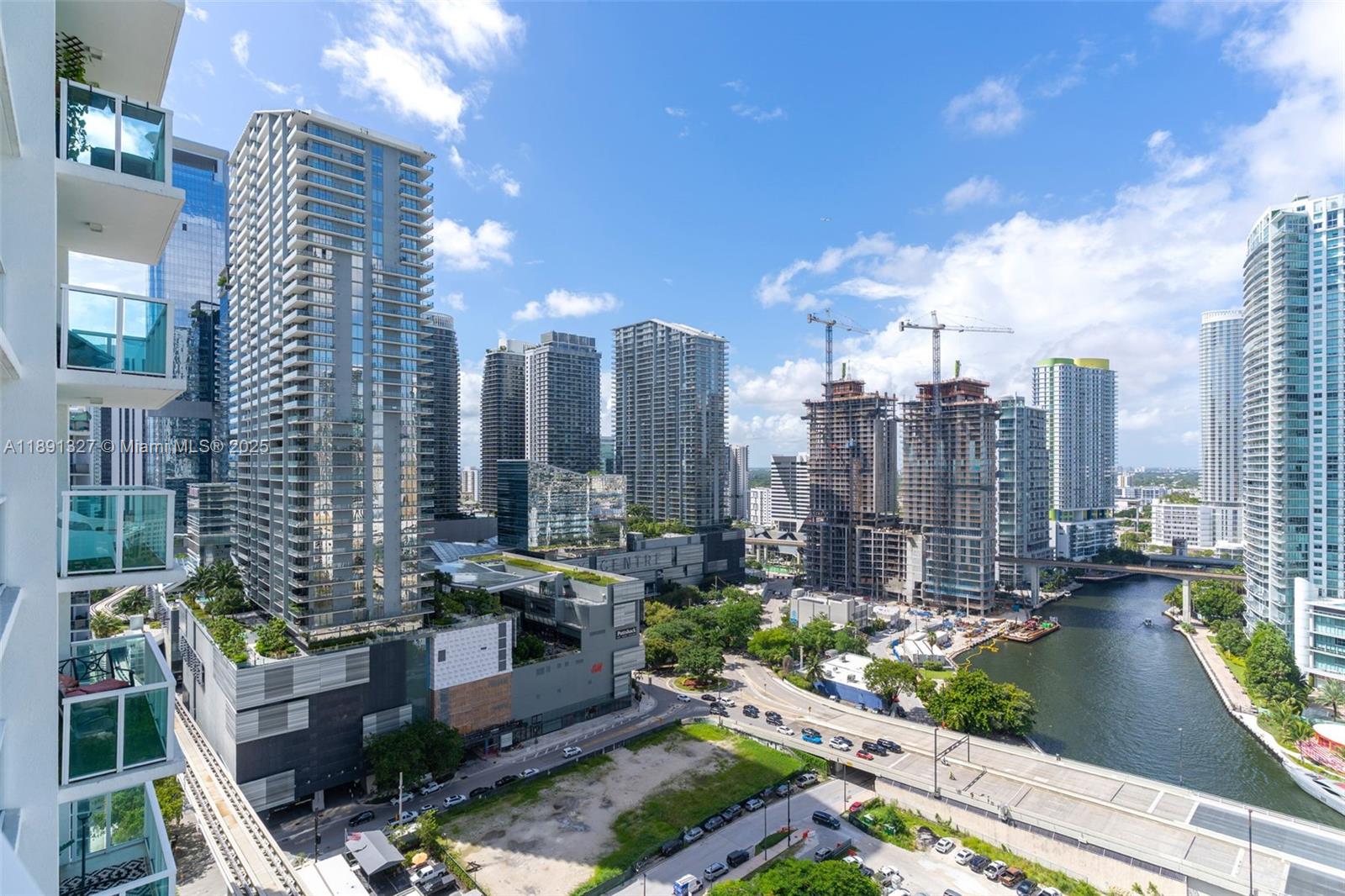 31 SE 5th St #2607, Miami FL 33131