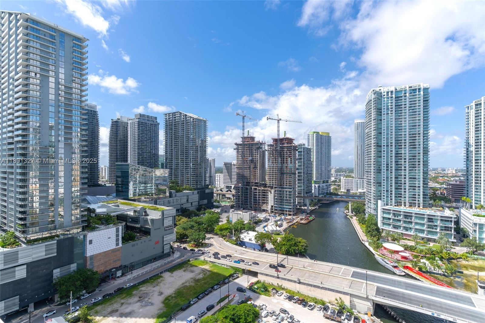 31 SE 5th St #2607, Miami FL 33131
