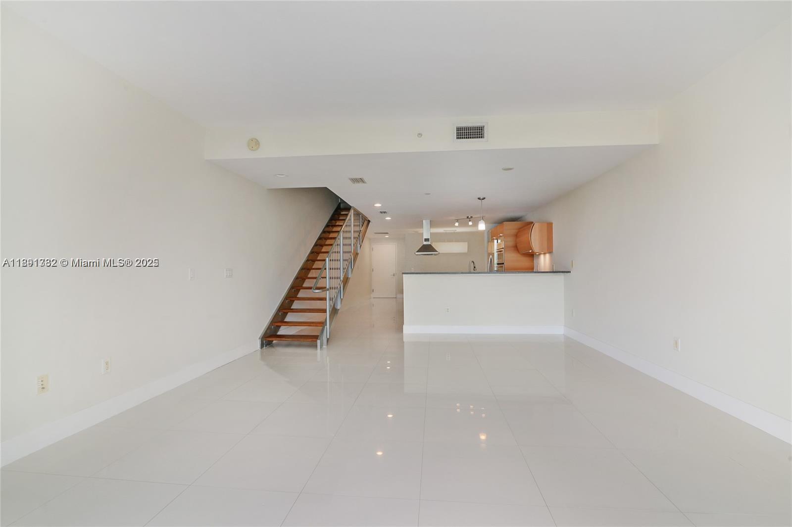 2950 NE 188th St #441, Aventura FL 33180