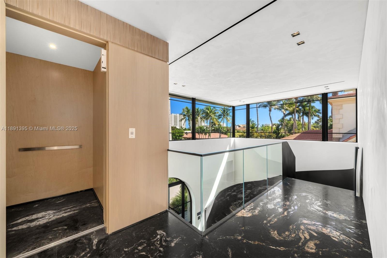 2401 Spanish River Rd, Boca Raton FL 33432