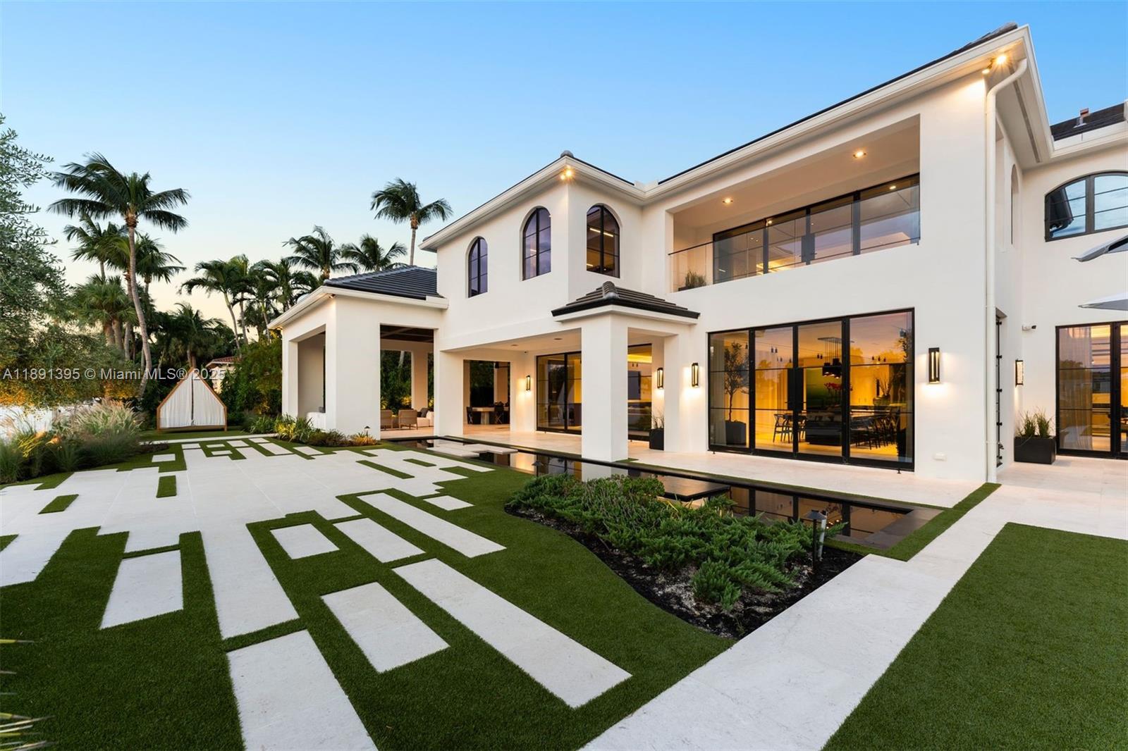 2401 Spanish River Rd, Boca Raton FL 33432