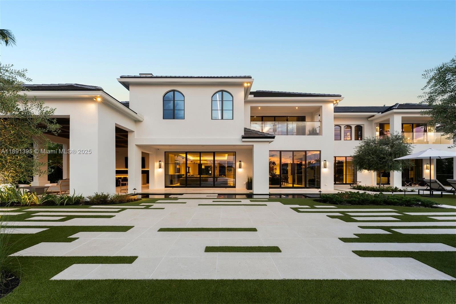 2401 Spanish River Rd, Boca Raton FL 33432