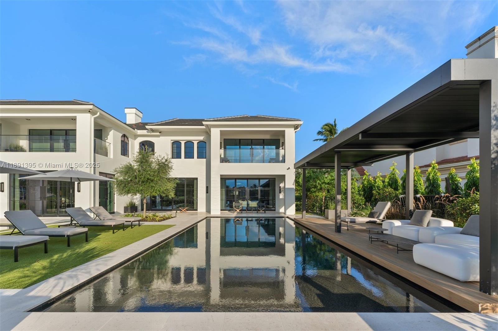 2401 Spanish River Rd, Boca Raton FL 33432