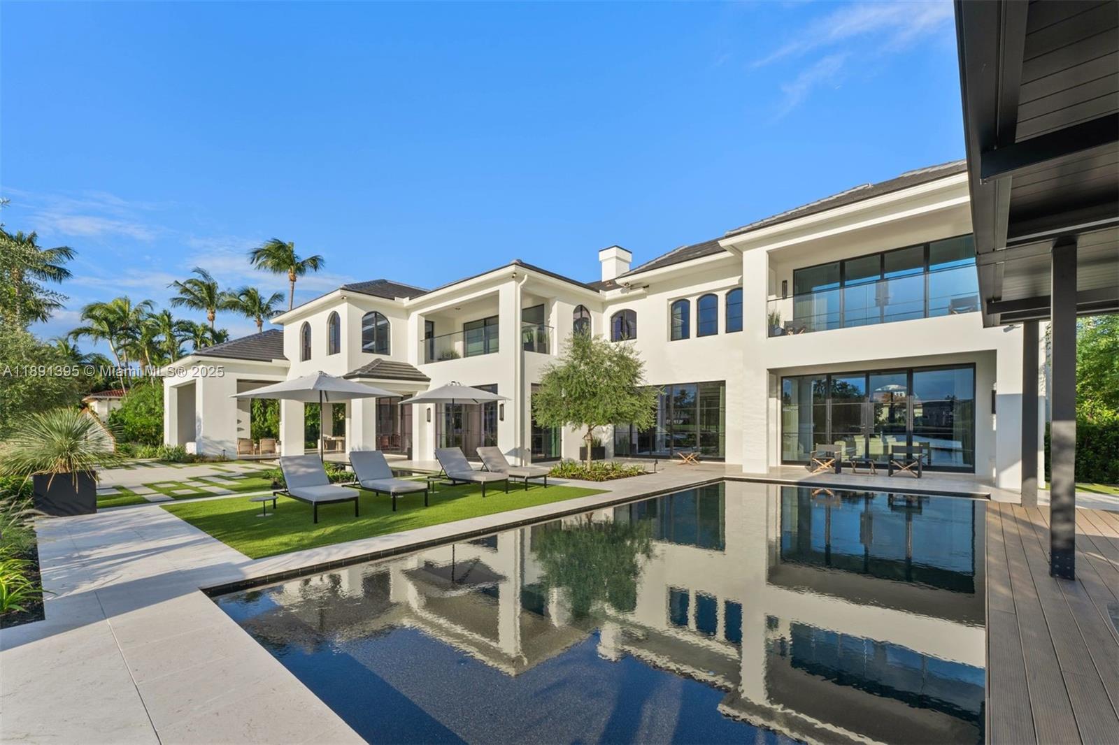 2401 Spanish River Rd, Boca Raton FL 33432