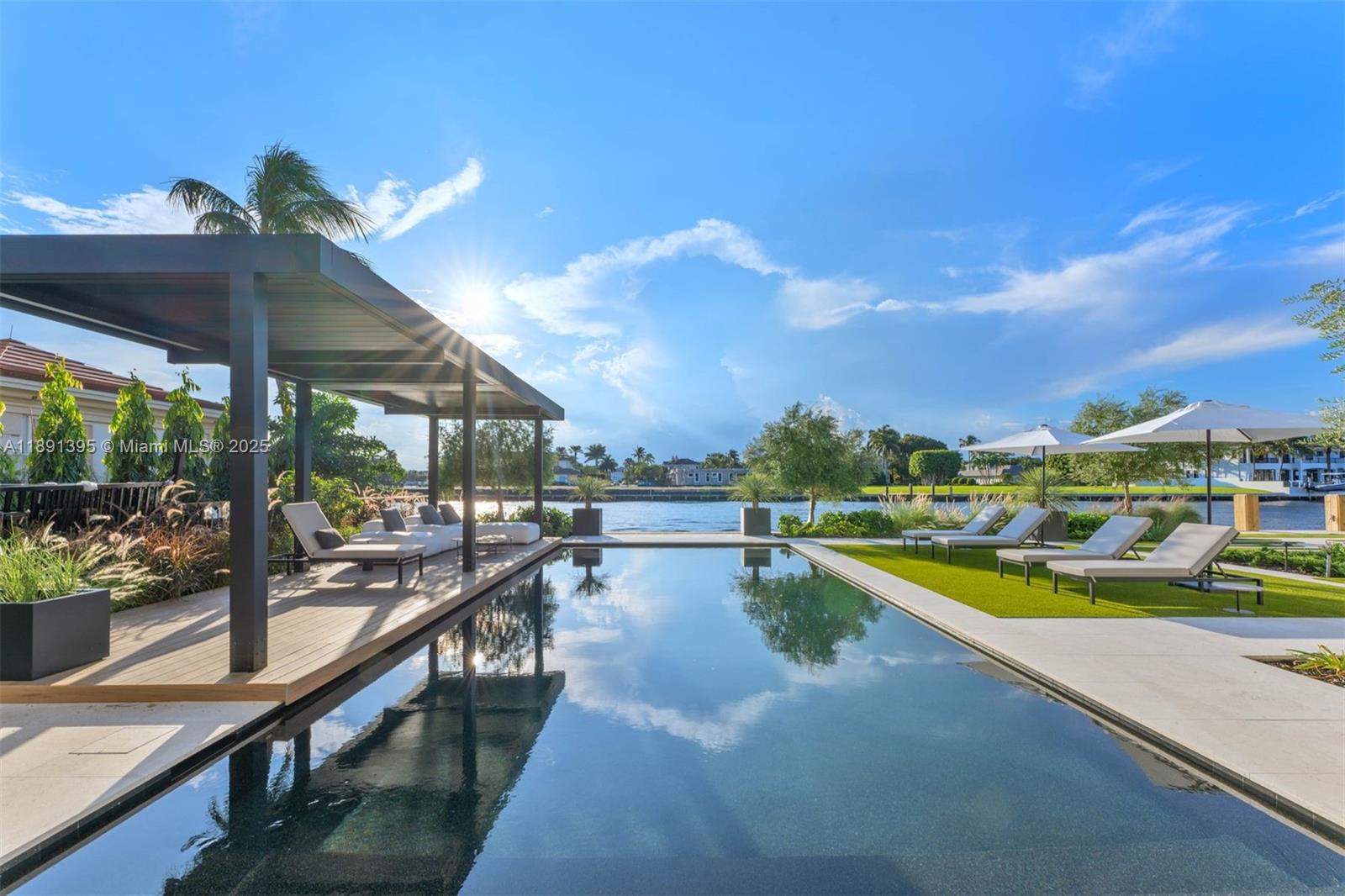 2401 Spanish River Rd, Boca Raton FL 33432