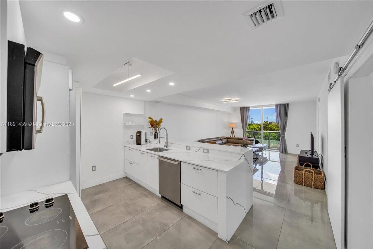50 Biscayne Blvd #512, Miami FL 33132
