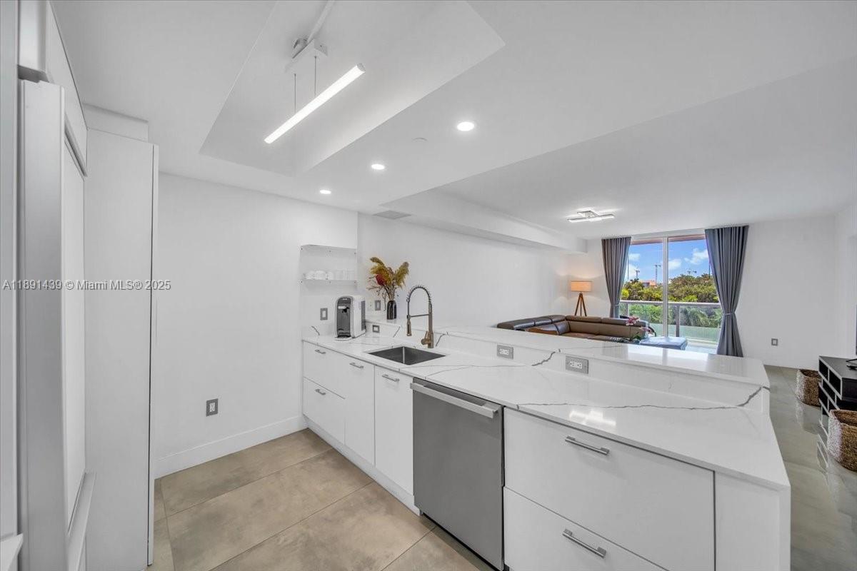 50 Biscayne Blvd #512, Miami FL 33132