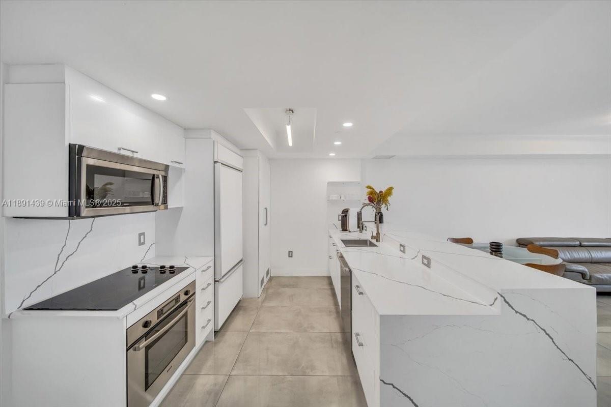 50 Biscayne Blvd #512, Miami FL 33132