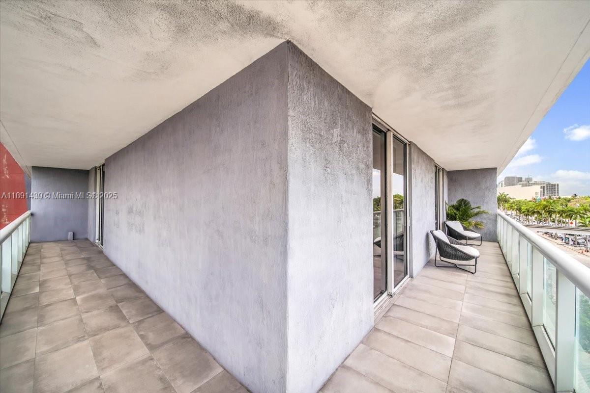 50 Biscayne Blvd #512, Miami FL 33132