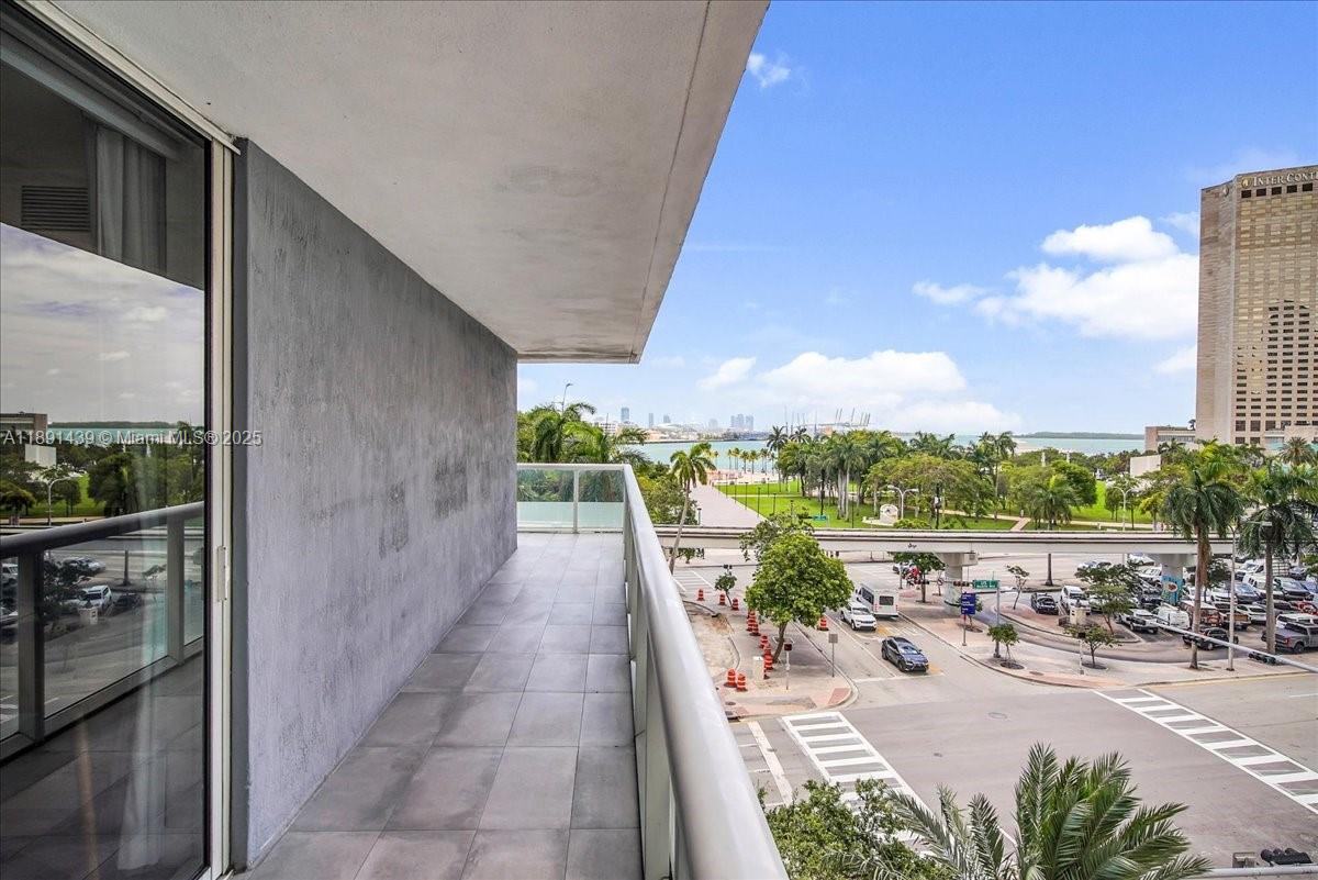 50 Biscayne Blvd #512, Miami FL 33132