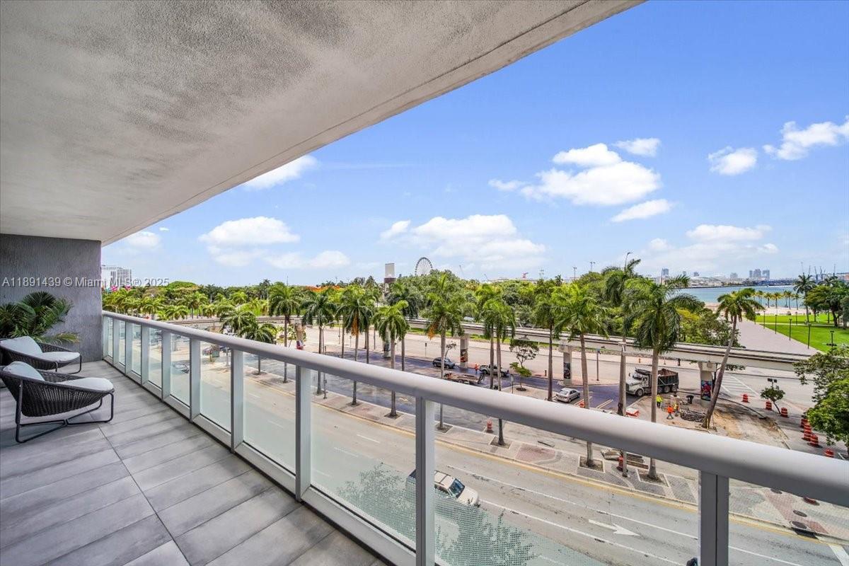 50 Biscayne Blvd #512, Miami FL 33132