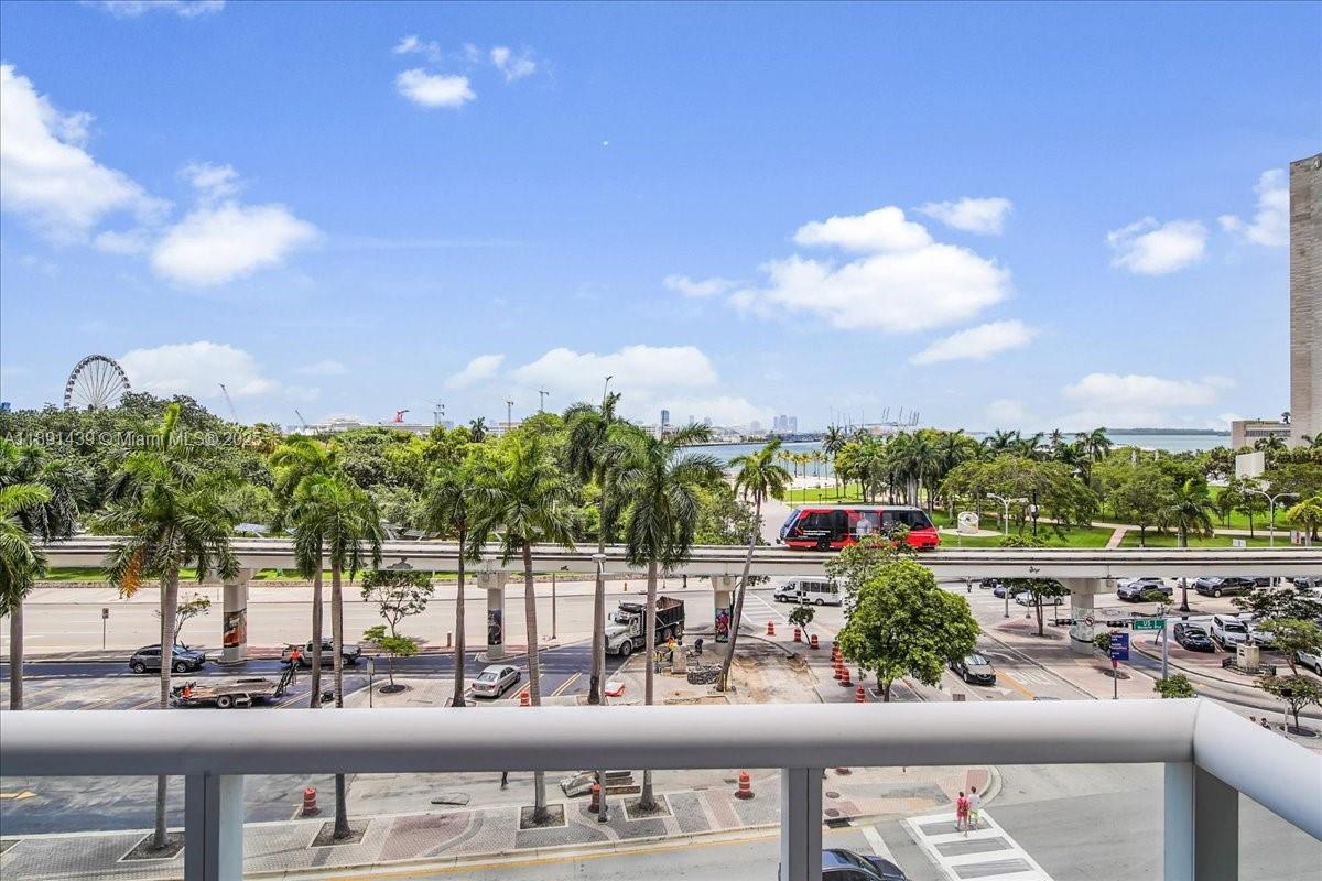 50 Biscayne Blvd #512, Miami FL 33132