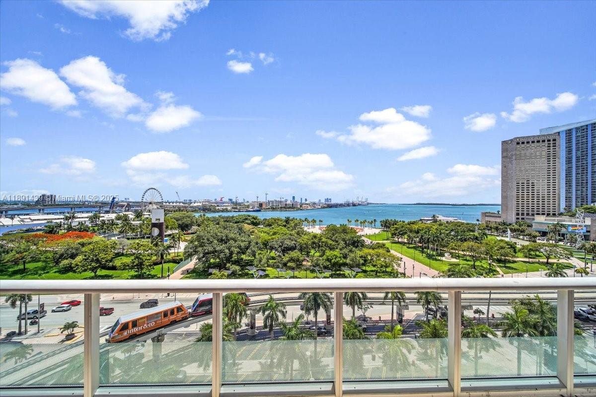 50 Biscayne Blvd #512, Miami FL 33132