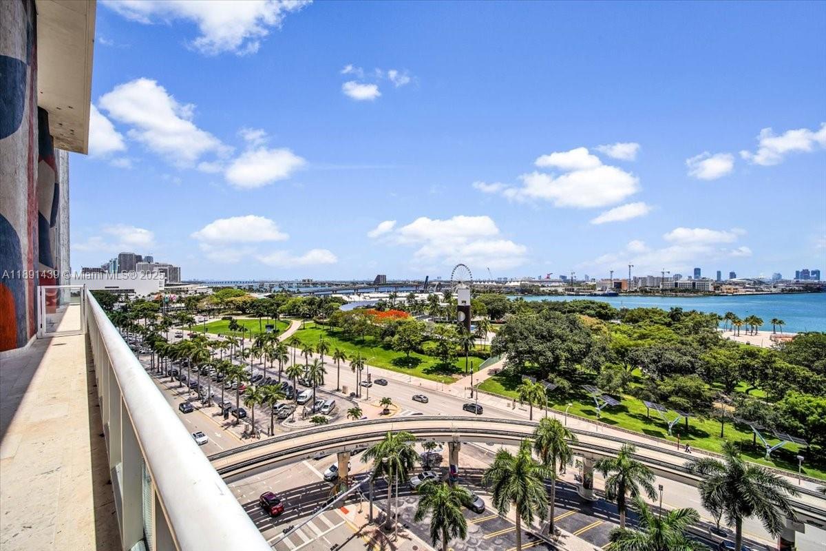 50 Biscayne Blvd #512, Miami FL 33132
