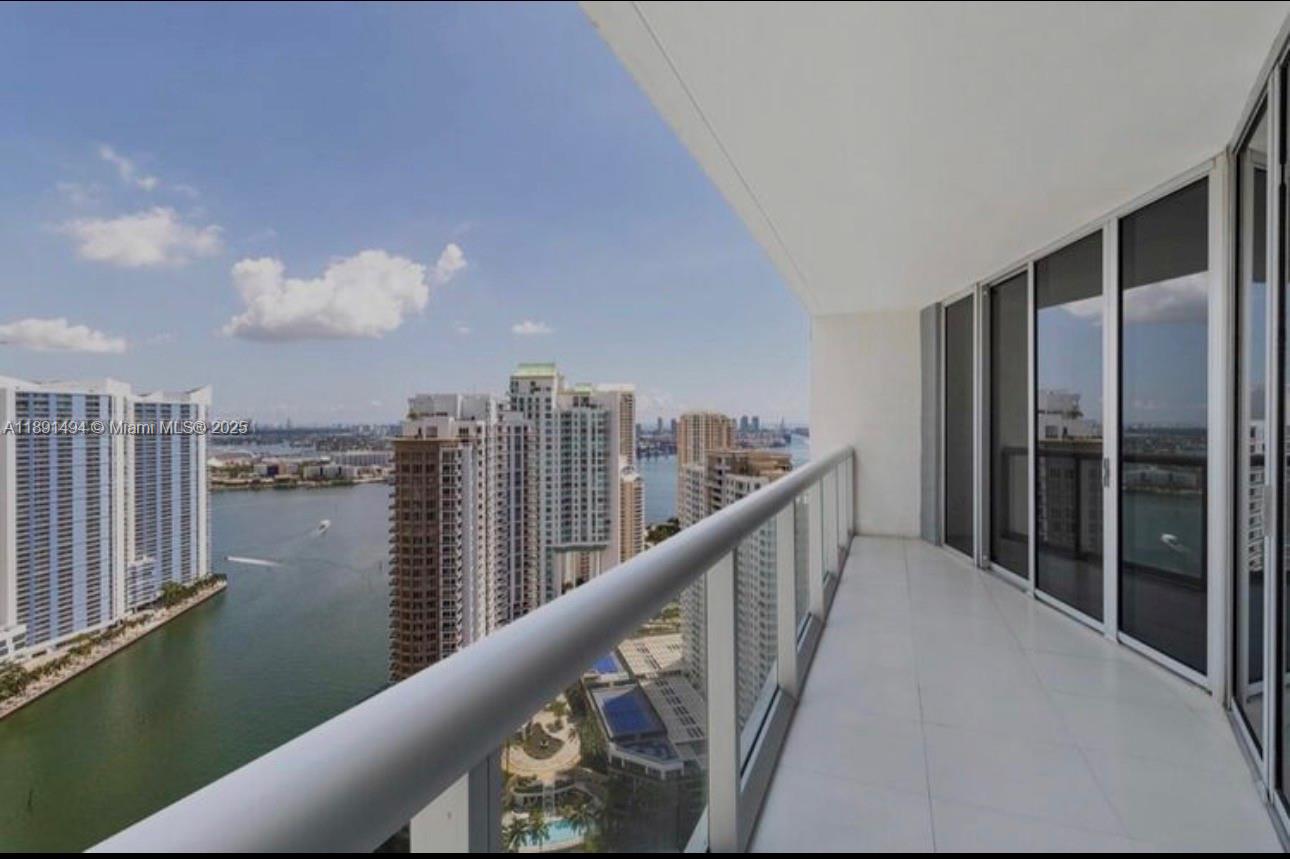 495 Brickell Ave #3706, Miami FL 33131