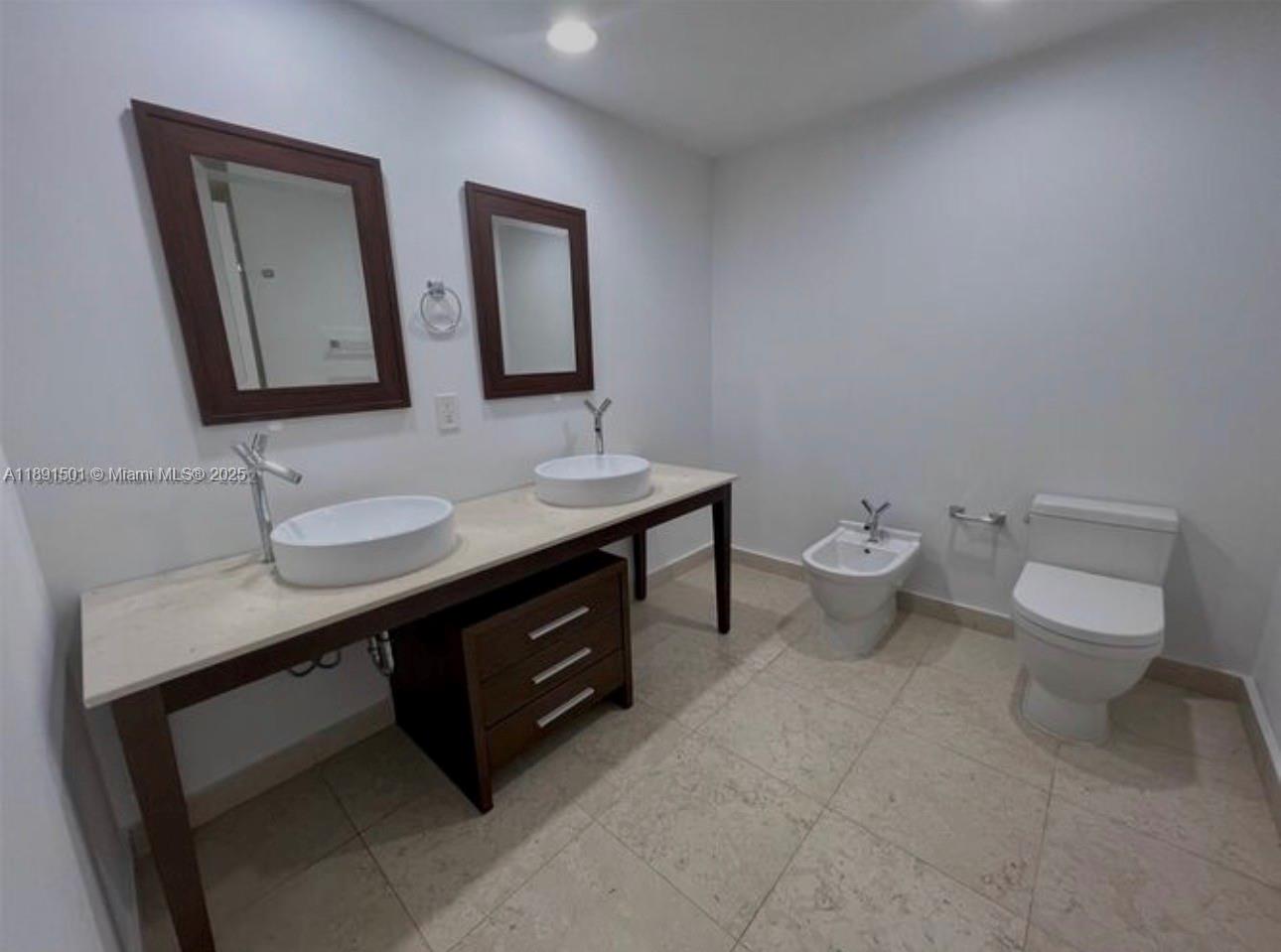 495 Brickell Ave #3706, Miami FL 33131