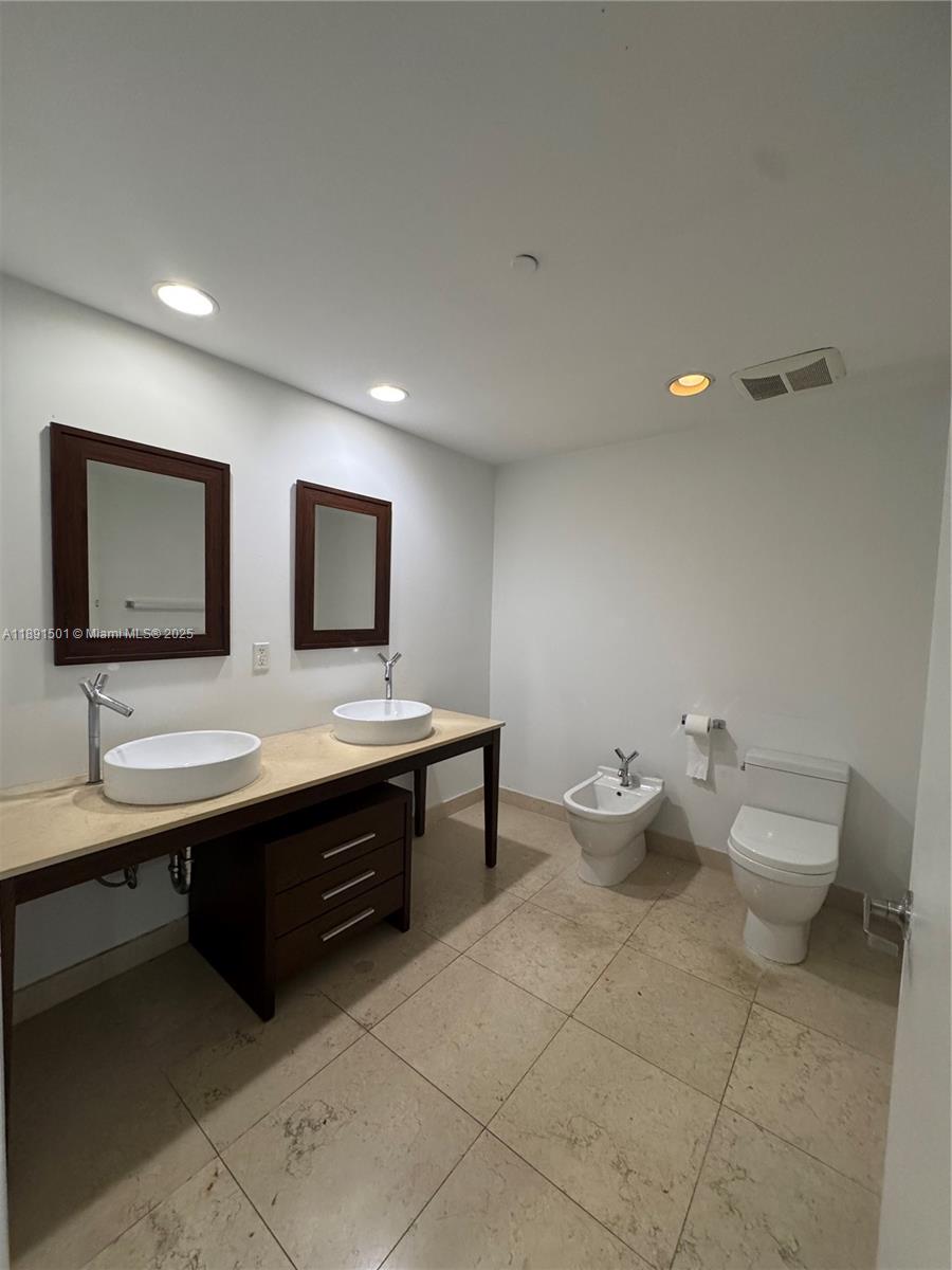 495 Brickell Ave #3706, Miami FL 33131