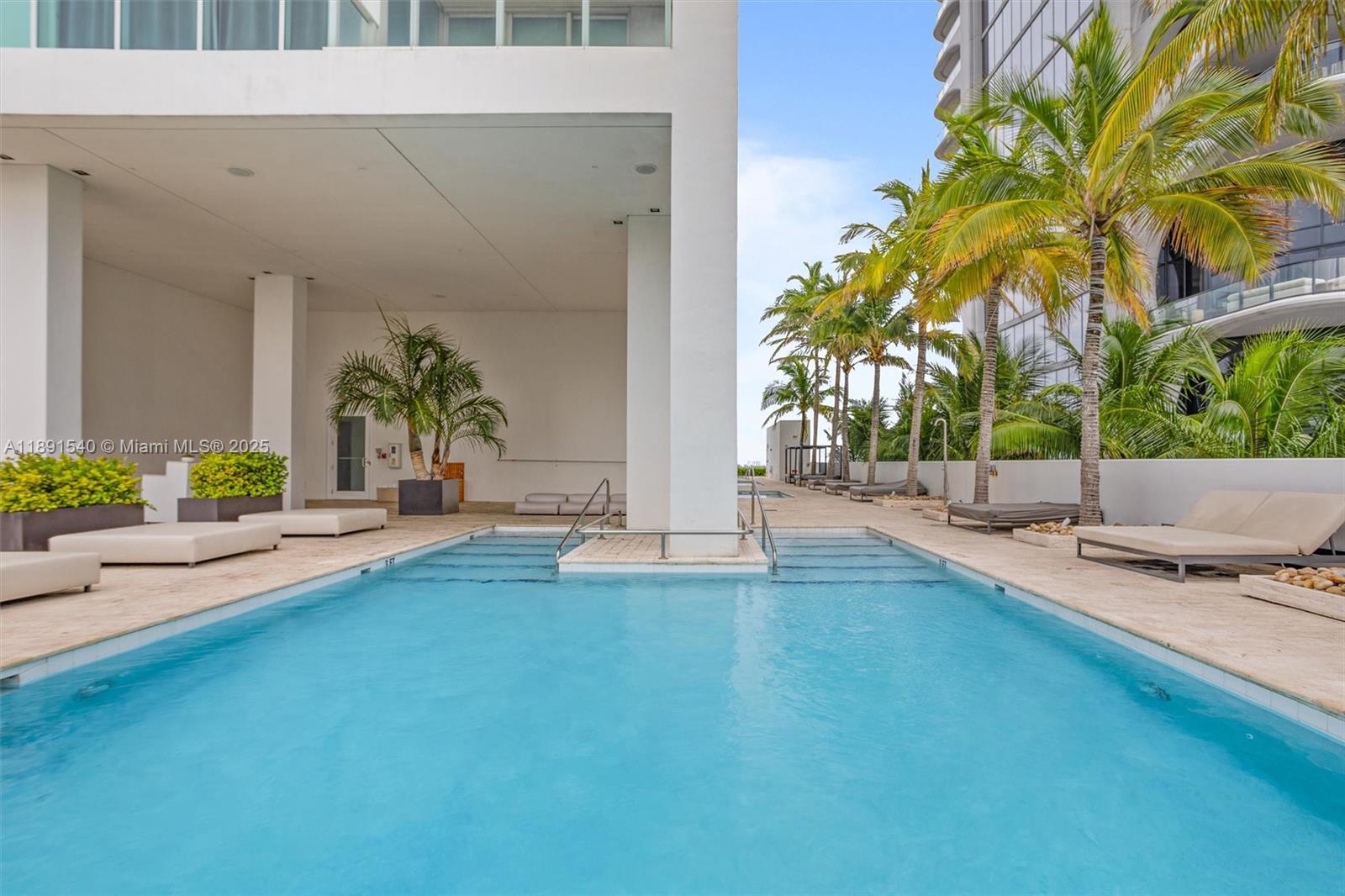 1040 Biscayne Blvd #2108, Miami FL 33132