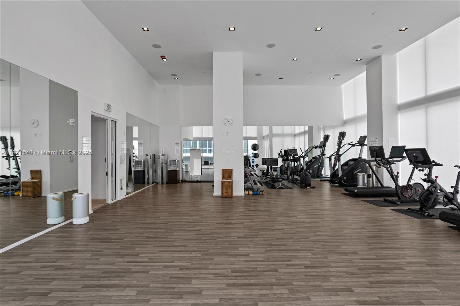 1040 Biscayne Blvd #2108, Miami FL 33132