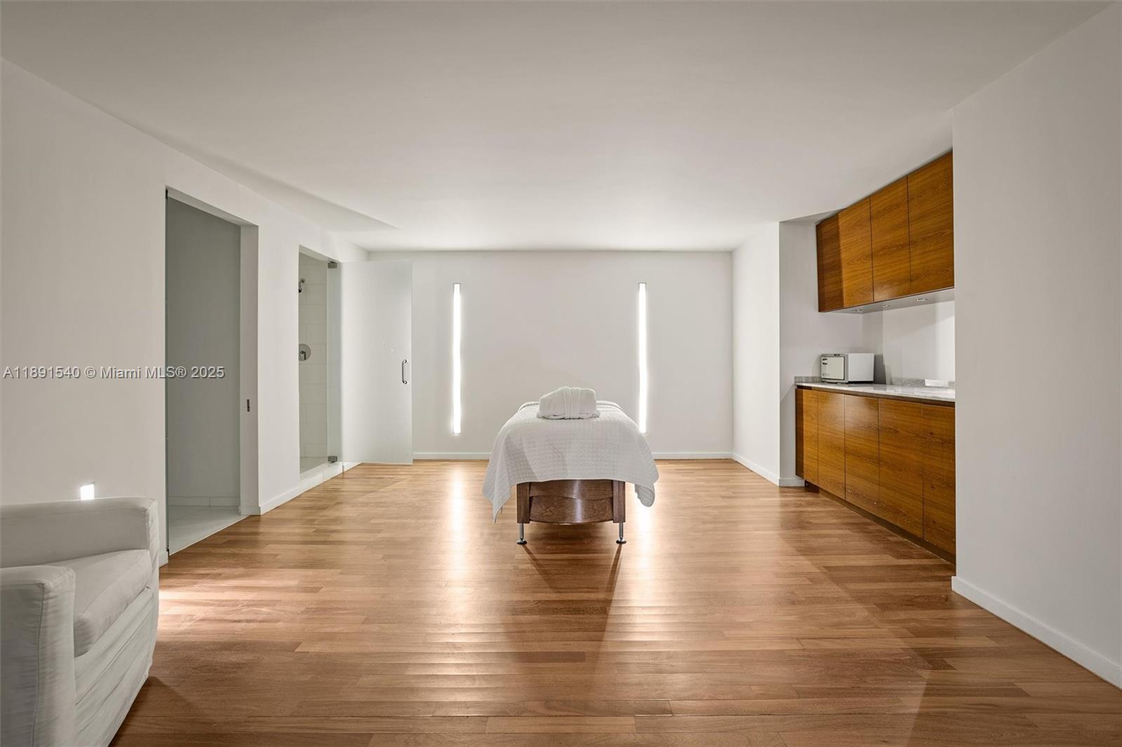 1040 Biscayne Blvd #2108, Miami FL 33132